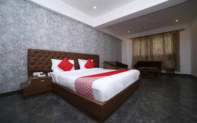 Hotel Pine By OYO Rooms - photo 4