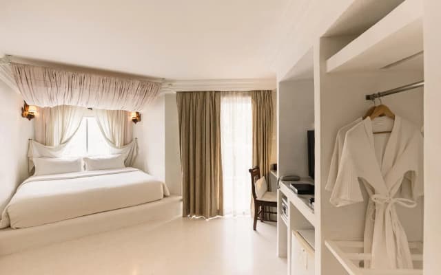 At Niman Conceptual Home - photo 5