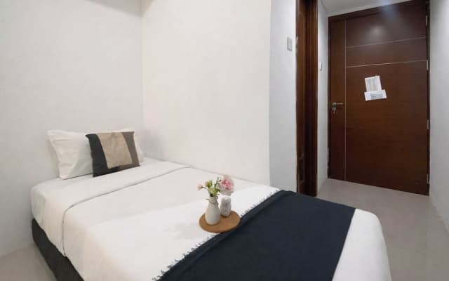 Basic Look Studio Apartment At Vittoria Residence - photo 5