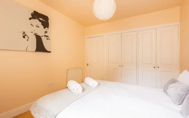 Amazing Castle View Apartment - photo 2