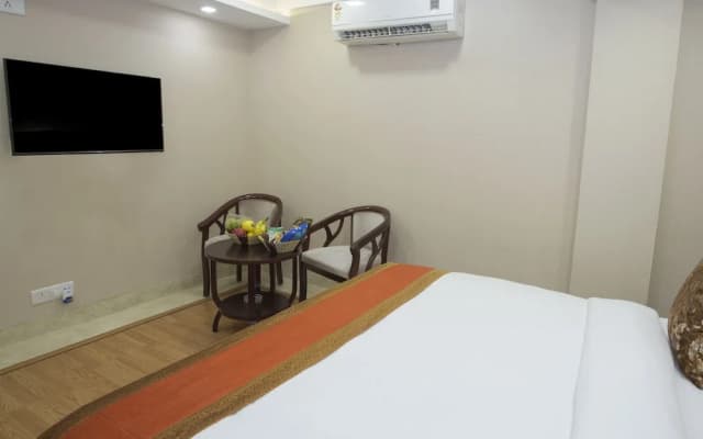 Hotel Welcome Palace Karol Bagh - photo 5