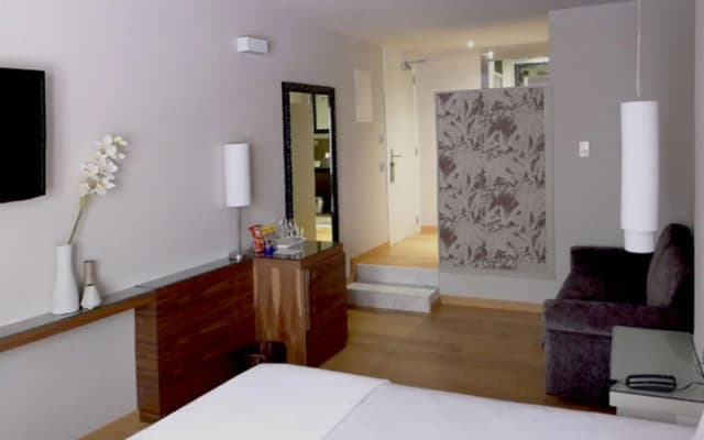 Vasanta Hotel - photo 5