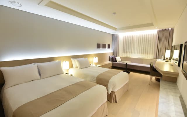 Pacific Hotel - photo 2