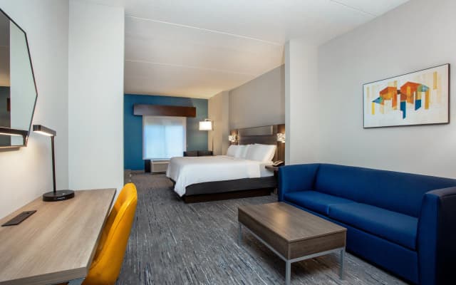 Holiday Inn Express & Suites Orlando East - UCF Area by IHG - photo 3