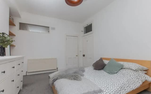 Spacious, Stylish 2BR Flat For 4 in Leith Walk - photo 4