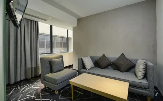 Pacific Express Hotel Central Market - photo 3