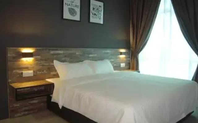 L Hotel - photo 3