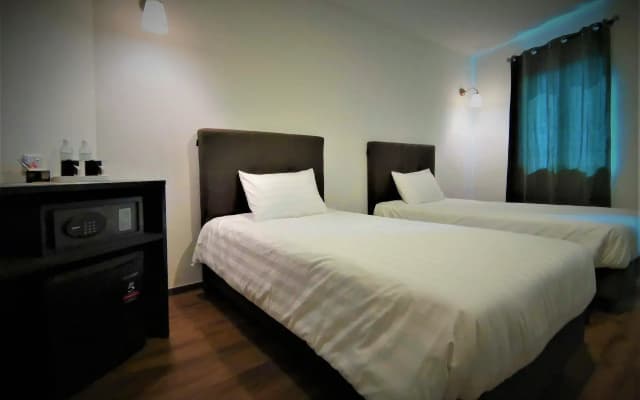 Hotel Longhouse - photo 3