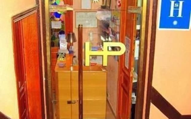 Hostal Plaza Dort - photo 2