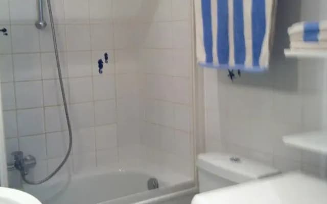 Into Paris - Louvre Apartment - photo 4