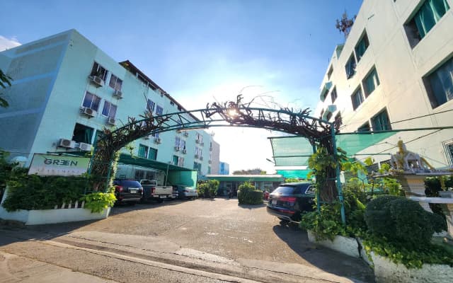 Green Apartment - photo 2
