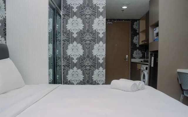 Best Price Studio Apartment at Gold Coast - photo 4