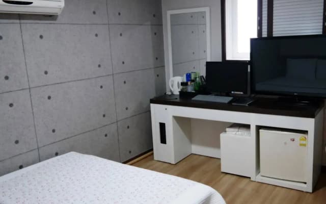 Rich Hotel - photo 2