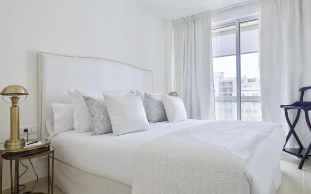 Splendom Suites Pau Clarís - photo 4