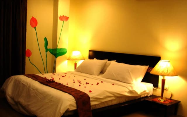 The Bang Khun Phrom Suites - photo 2