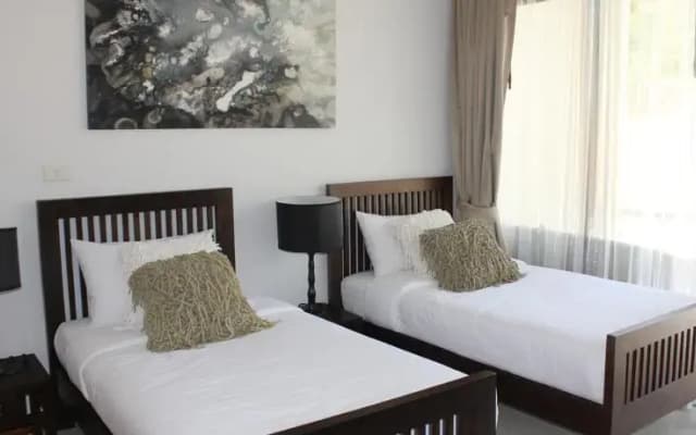 Brand New 3 Bedrooms Townhouse - photo 2