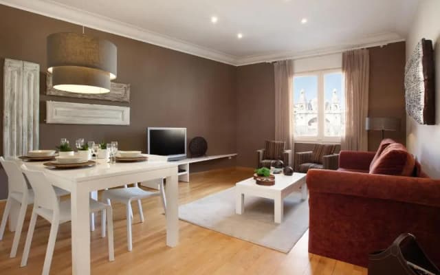 Enjoybcn Coliseum Apartments - photo 3