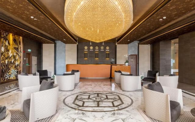 The Bentley Luxury Hotel and Suites - photo 2