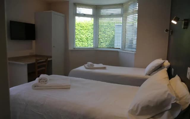 Debden Guest House - photo 5