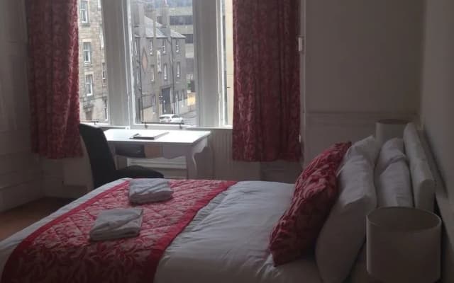 Ailsa Guest House - photo 4