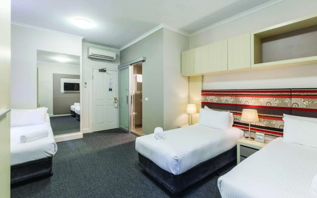 Best Western Melbourne City Hotel - photo 5