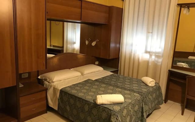 Hotel Vienna - photo 3