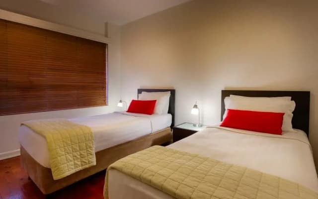 Crest on Barkly Serviced Apartments - photo 3
