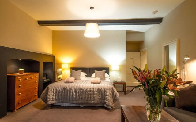 Six Brunton Place - photo 3