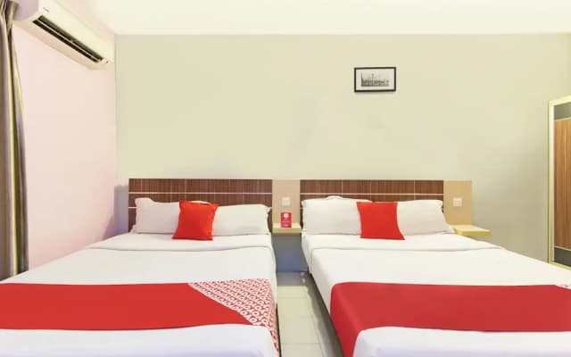 OYO 182 Simms Grand INN - photo 5