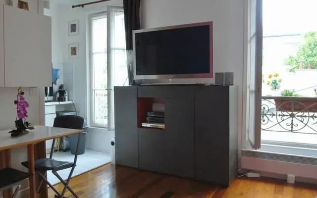 One Separated Bedroom Saint Sebastien - photo 4