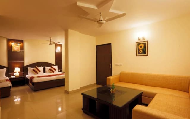 Hotel La Sapphire - photo 3