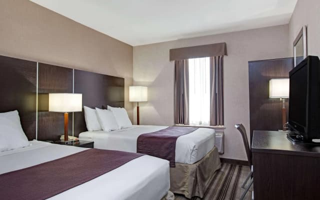Days Inn by Wyndham Jamaica / JFK Airport - photo 3