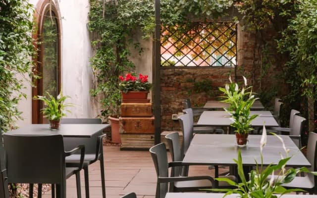 Easy Hostel Venice - photo 2