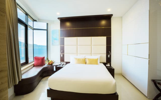 Holiday Beach Hotel Danang - photo 4