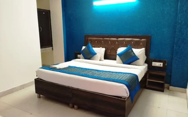 River Front Hotel Delhi - photo 2