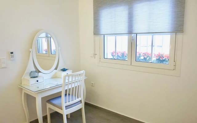 Cycladic Style Apt in Athens - photo 2