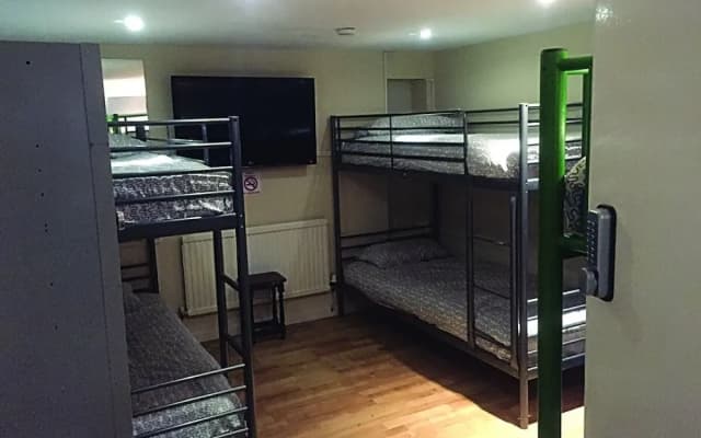 Bobby's Bunkhouse - Hostel - photo 5