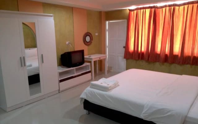 Mkent Guesthouse - photo 2