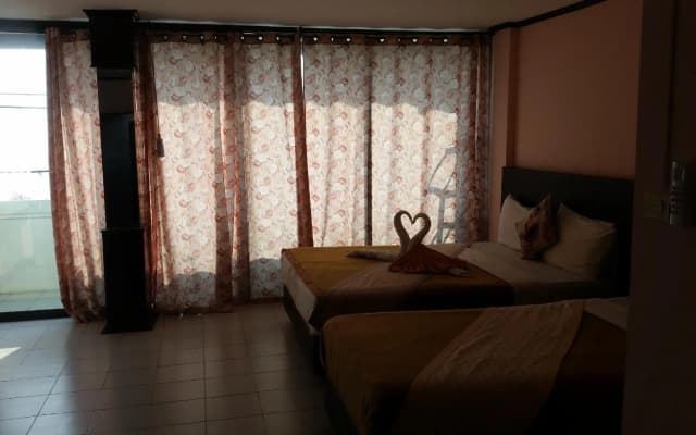 Barfly Pattaya Hotel - photo 3