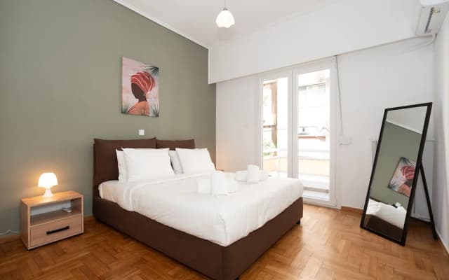 Contemporary Chic Apartment in Athens - photo 2