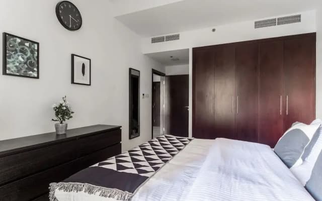 Spacious 1BR in Heart of JVC - photo 4