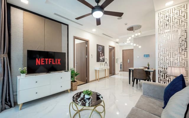 Landmark 81 Luxury- Lyshing Apartment - photo 2