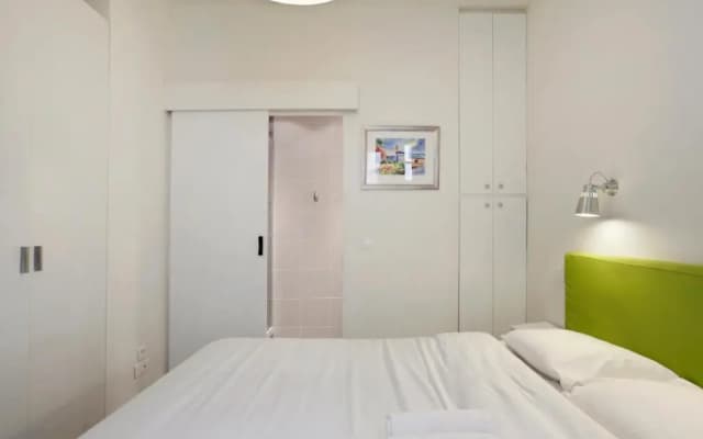 Sleek Apartments Near Saint Germain - photo 2