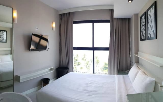 Serenotel Pattaya Beach Front - photo 3