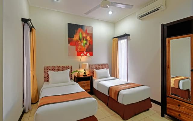 Kuta Townhouse Apartments - photo 4