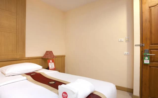 曼谷三6体育馆地标奈达酒店(Nida Rooms Triple 6 Stadium Landmark) - photo 4