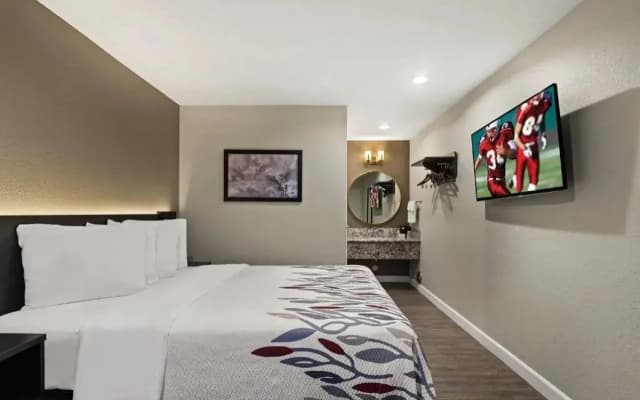 Red Roof Inn Los Angeles - Wilmington, CA - photo 5