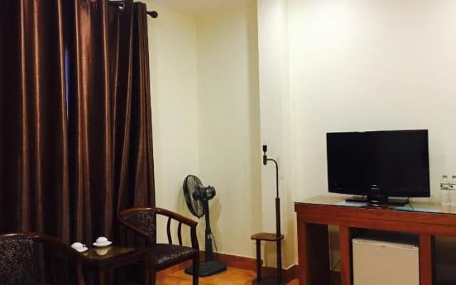 Saigon Palace by OYO Rooms - photo 4