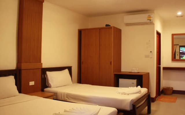 OYO 1046 Noppharat resort - photo 2