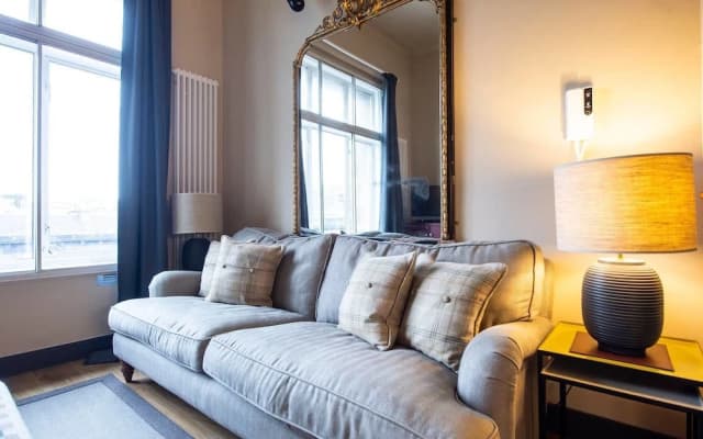 Lothian Road Apt With Castle View & Elevator - photo 4
